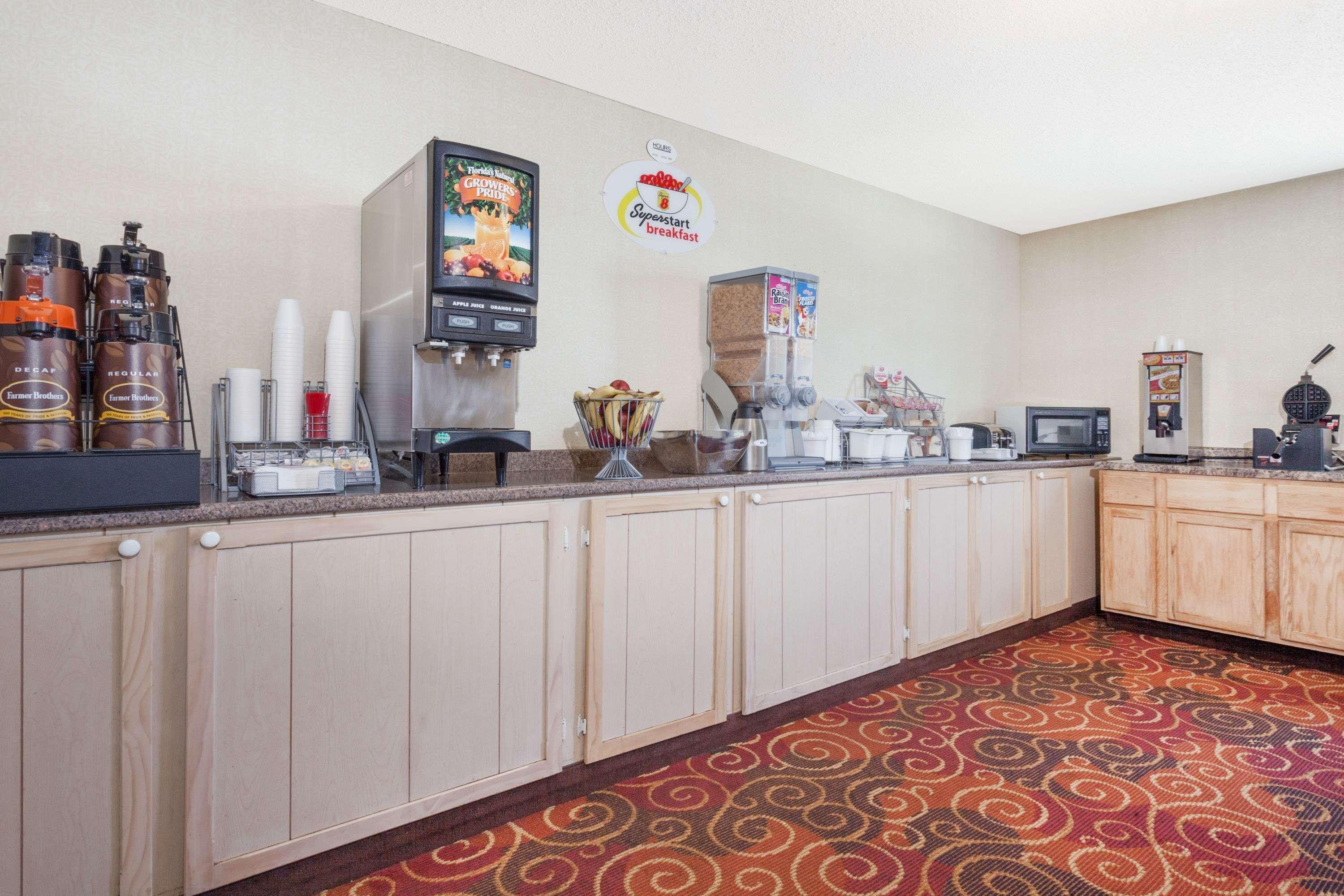 Super 8 by Wyndham Evansville North Stacer Eksteriør bilde