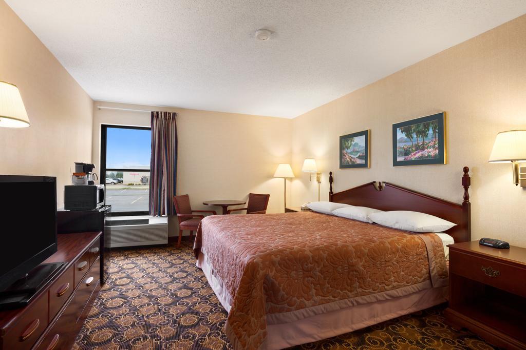 Super 8 by Wyndham Evansville North Stacer Eksteriør bilde