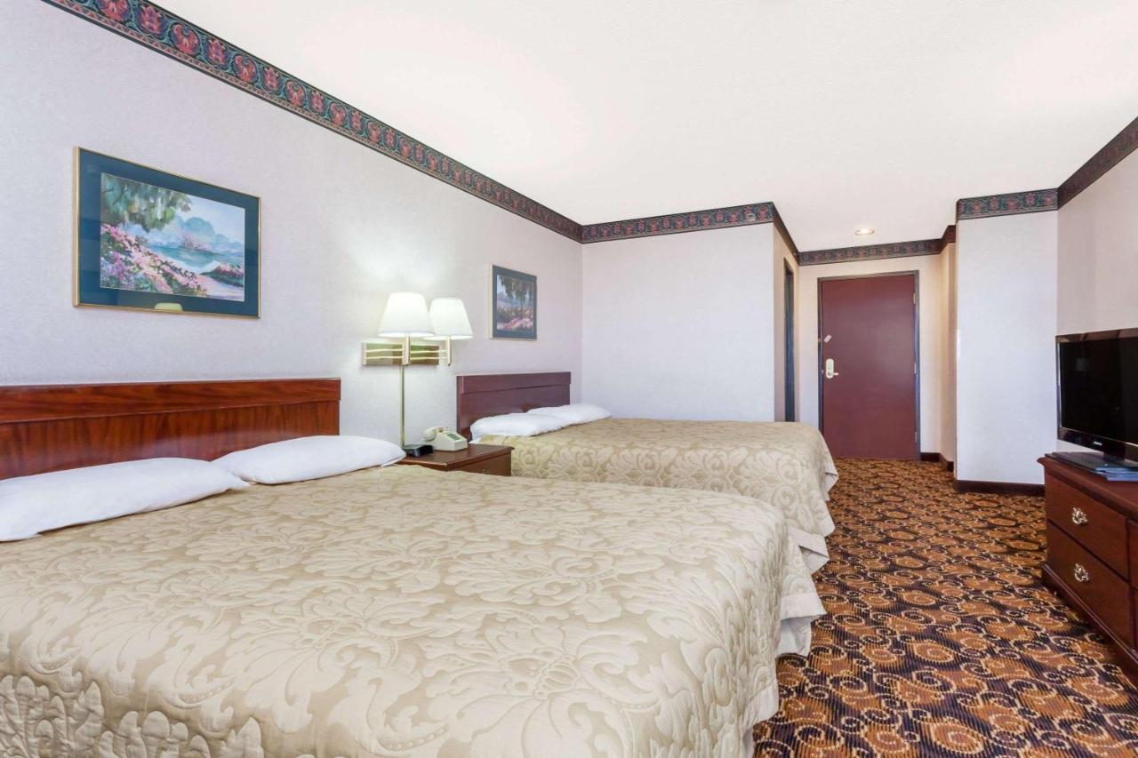 Super 8 by Wyndham Evansville North Stacer Eksteriør bilde